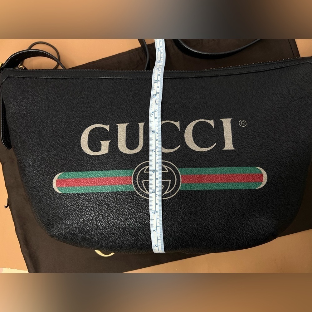 GUCCI Authentic.Half-Moon leather Bag with inspired vintage logo style. - Picture 9 of 16